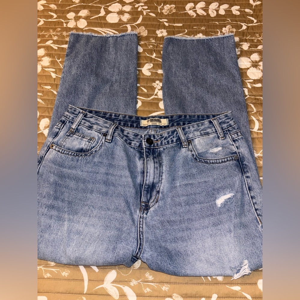 ROCK & ROLL Cowgirl Women’s Size 33 Straight Cropped Raw Cut Jeans